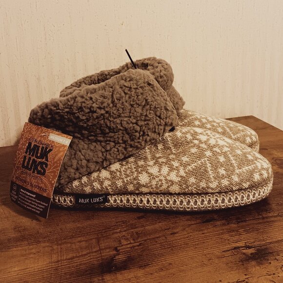 Muk Luks Melinda Bootie Slippers (Grey Snow) - Picture 1 of 10